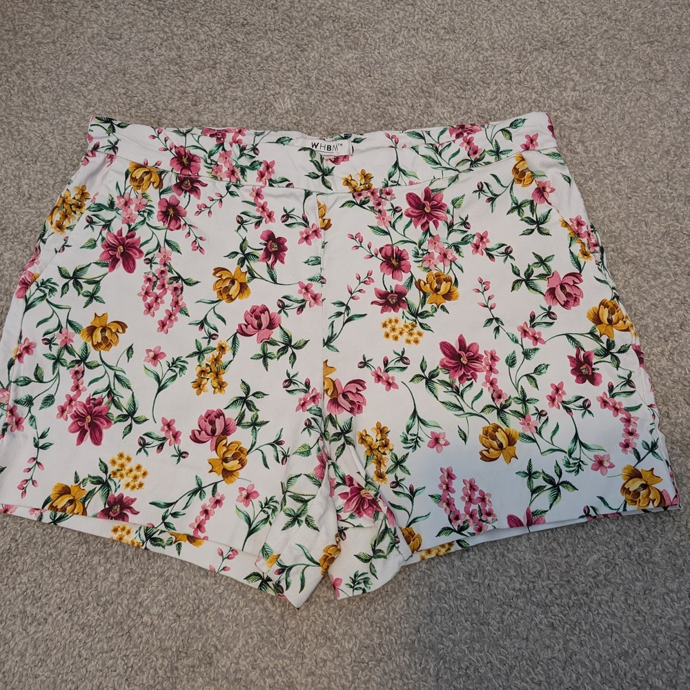 Floral Women's Shorts - Picture 2 of 5